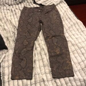 Cute Hidden snakeskin crop pants